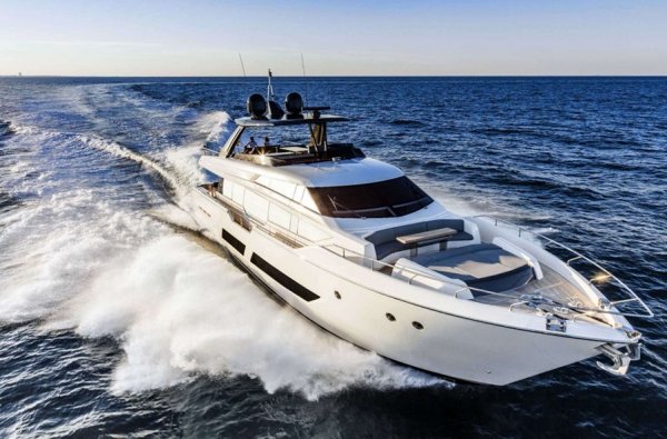 Ferretti Yachts 850