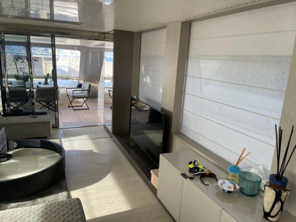 Ferretti 850