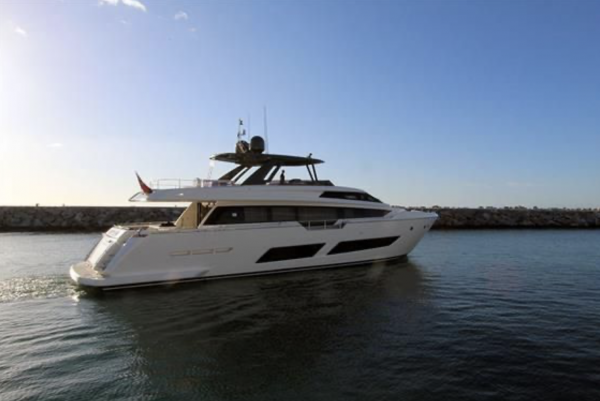 Ferretti 850