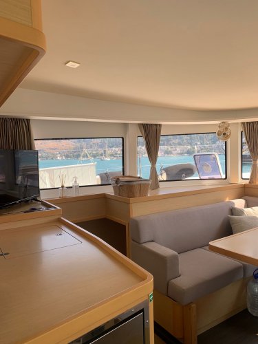 Lagoon 42
