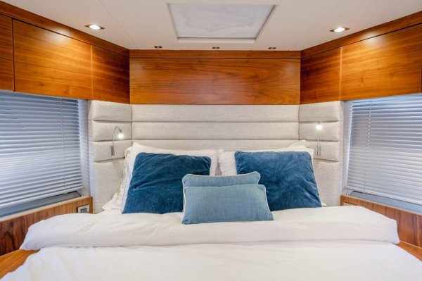 Sunseeker Manhattan 66